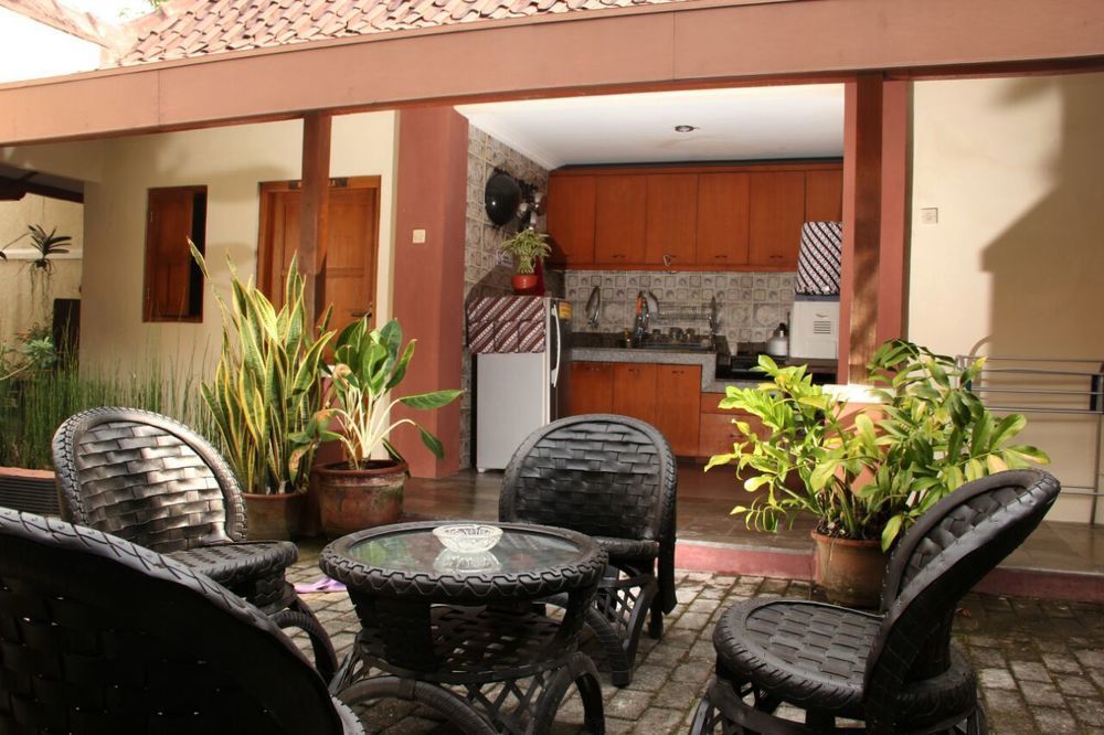 Pamularsih Homestay Yogyakarta Ngoại thất bức ảnh