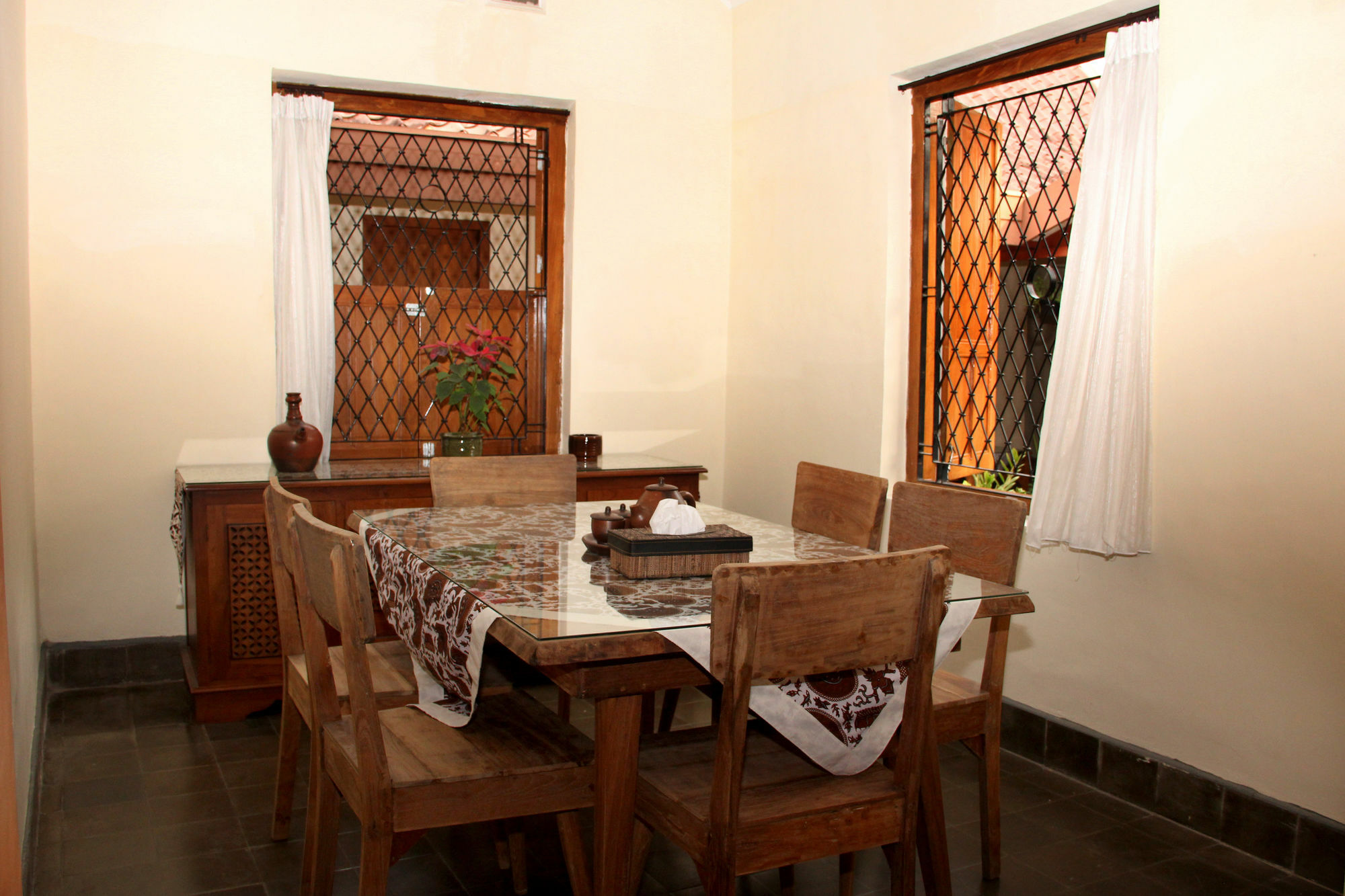 Pamularsih Homestay Yogyakarta Ngoại thất bức ảnh
