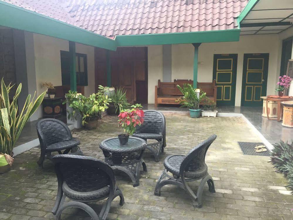 Pamularsih Homestay Yogyakarta Ngoại thất bức ảnh